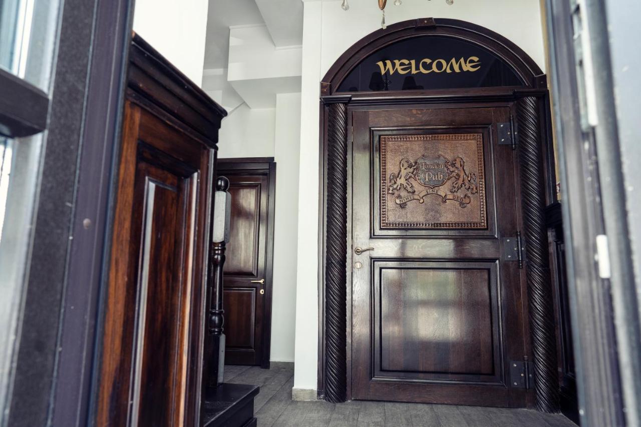 London Apartments Vaslui Dış mekan fotoğraf