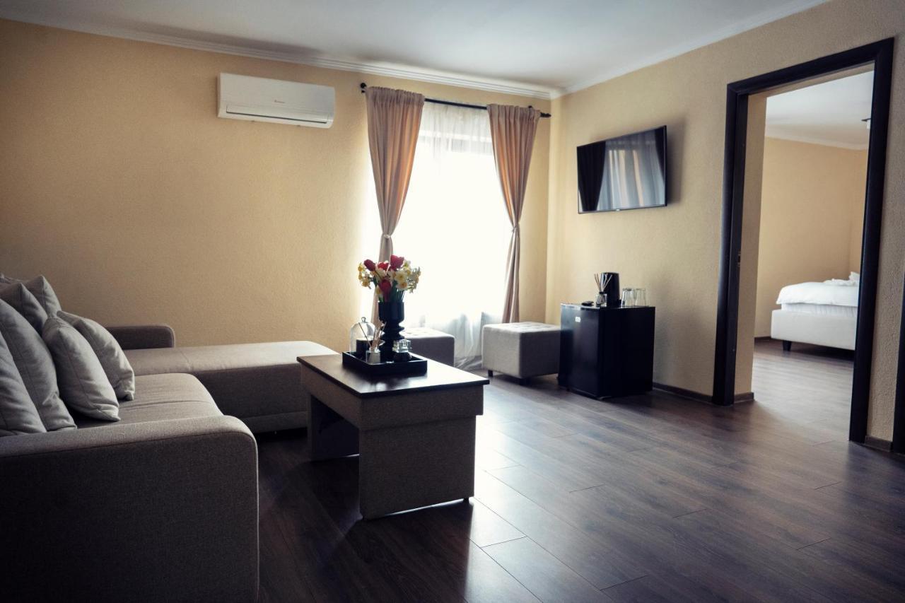 London Apartments Vaslui Dış mekan fotoğraf